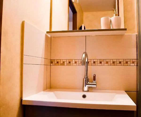 Your Near The Lift Apartment *